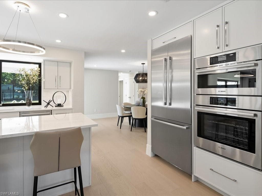 518 Cypress WAY E, NAPLES FL 34110-13