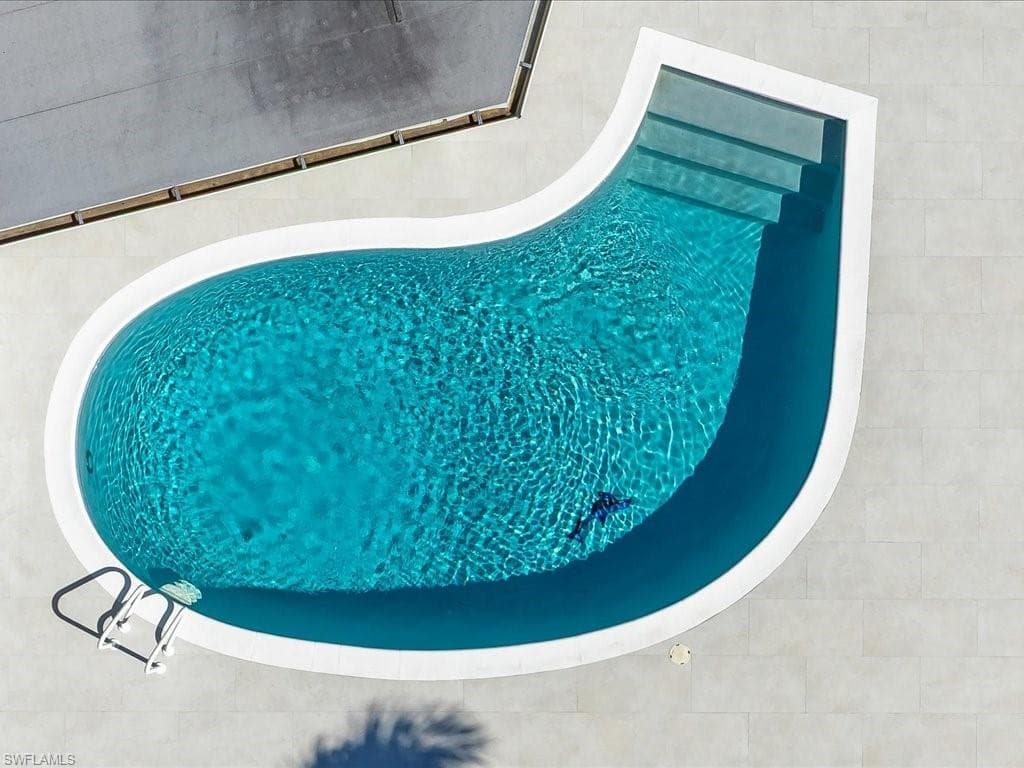 518 Cypress WAY E, NAPLES FL 34110-38