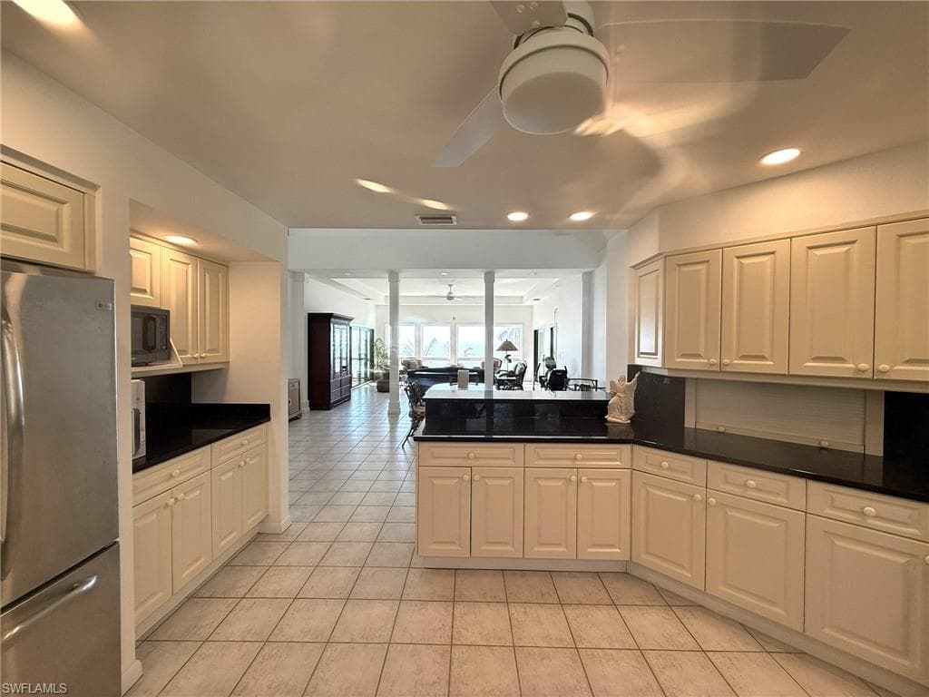 484 Gulf Bend DR, CAPTIVA FL 33924-16