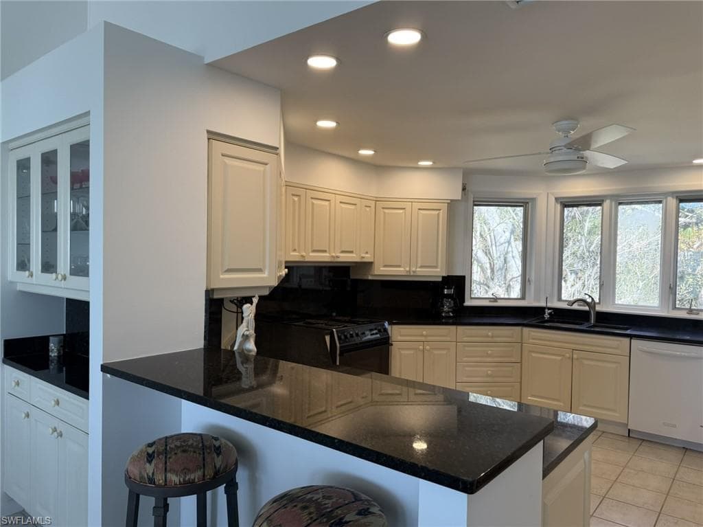 484 Gulf Bend DR, CAPTIVA FL 33924-21