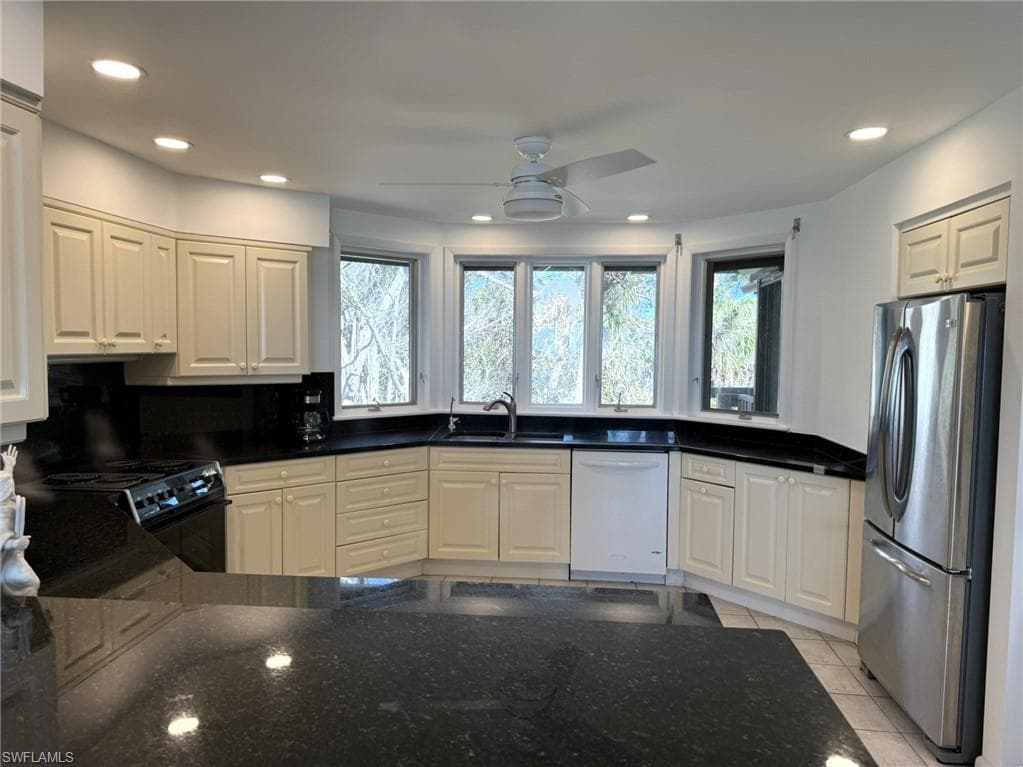 484 Gulf Bend DR, CAPTIVA FL 33924-19
