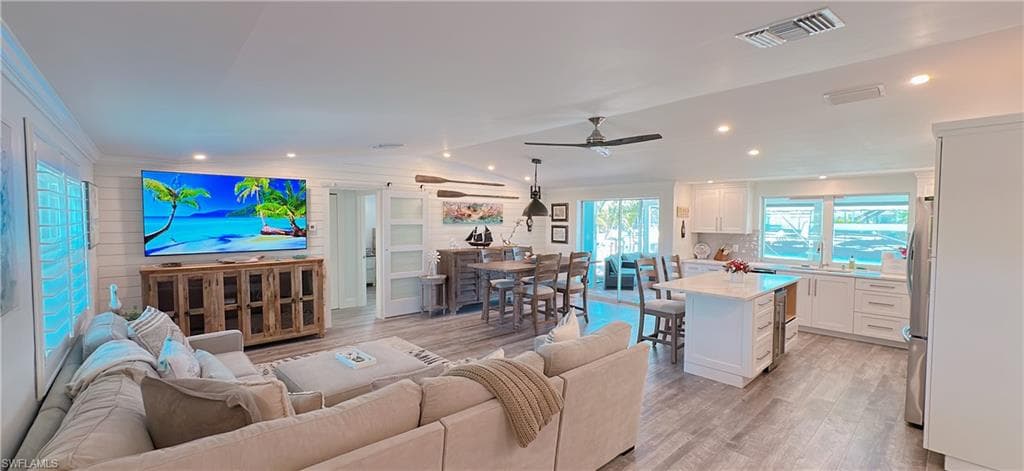 11 Palmview BLVD, FORT MYERS BEACH FL 33931-11