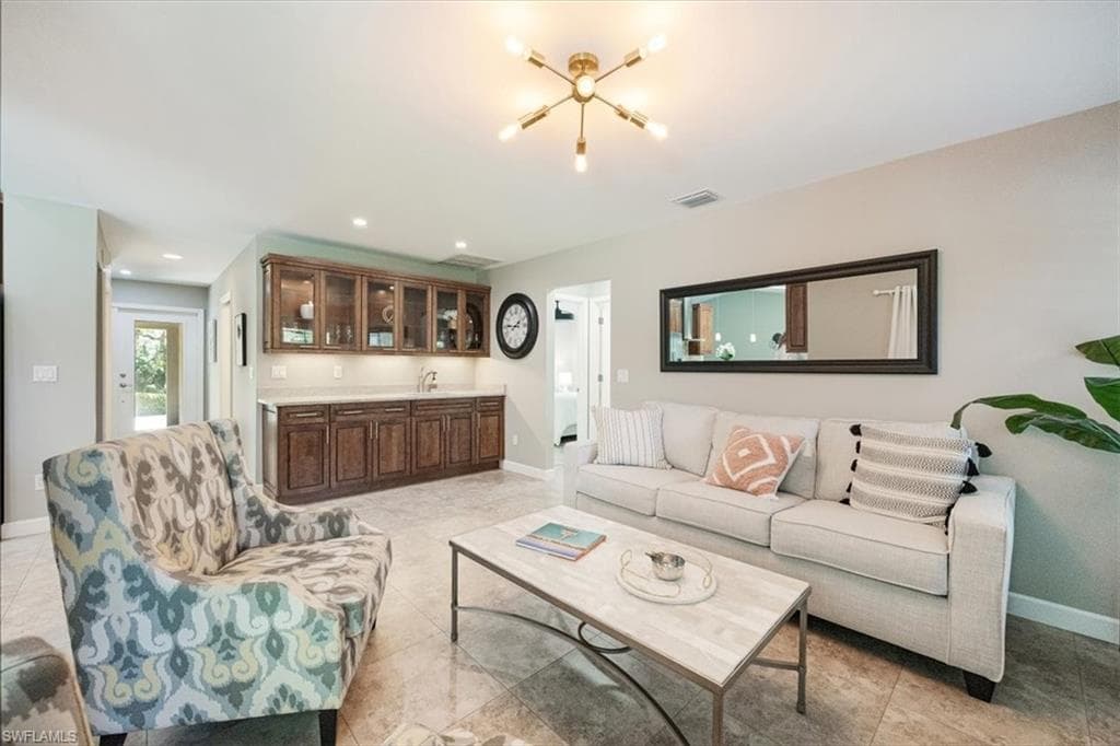 136 Old Tamiami TRL, NAPLES FL 34110-4