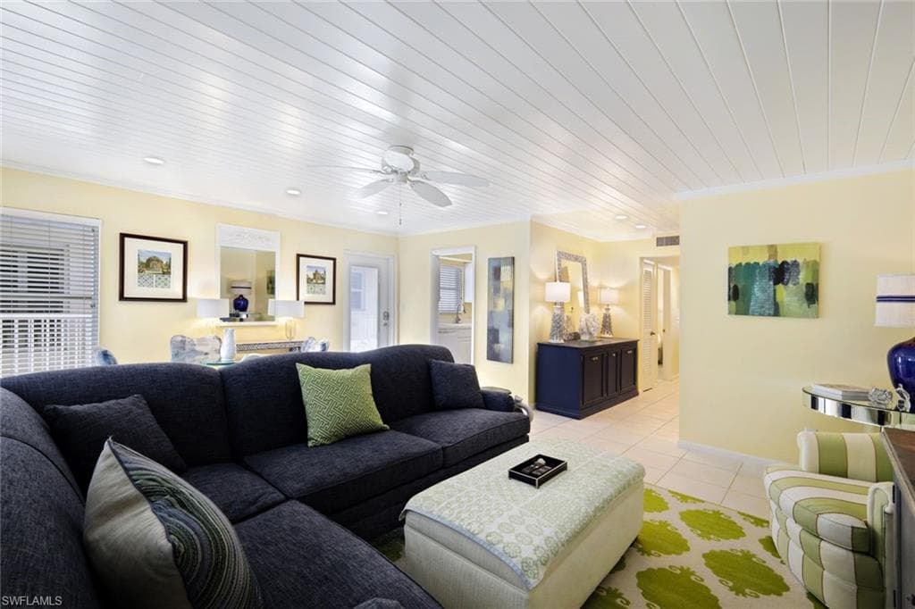 286 4th ST S # 203, NAPLES FL 34102-1