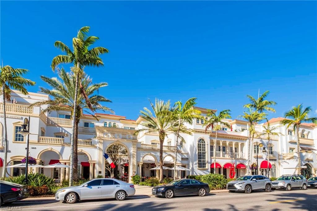 286 4th ST S # 203, NAPLES FL 34102-21