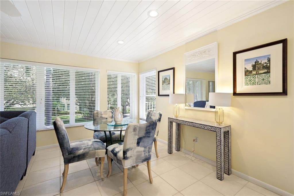 286 4th ST S # 203, NAPLES FL 34102-6