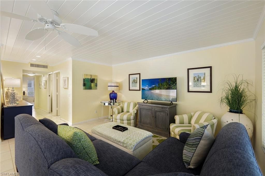 286 4th ST S # 203, NAPLES FL 34102-2