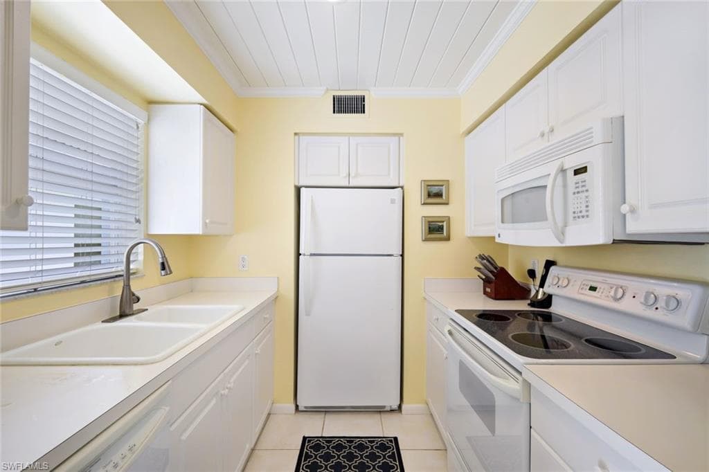 286 4th ST S # 203, NAPLES FL 34102-9