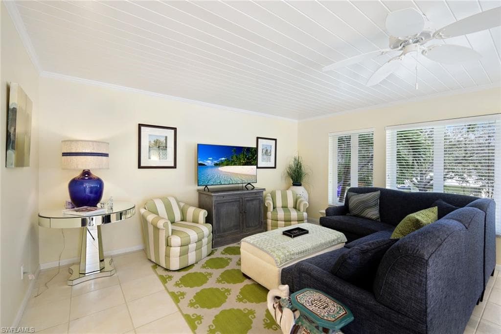 286 4th ST S # 203, NAPLES FL 34102-3