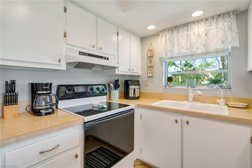 1549 Sandpiper ST # 34, NAPLES FL 34102-10