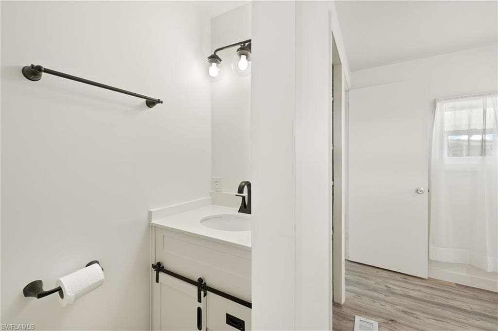 341 Mattie AVE, FORT MYERS FL 33908-21