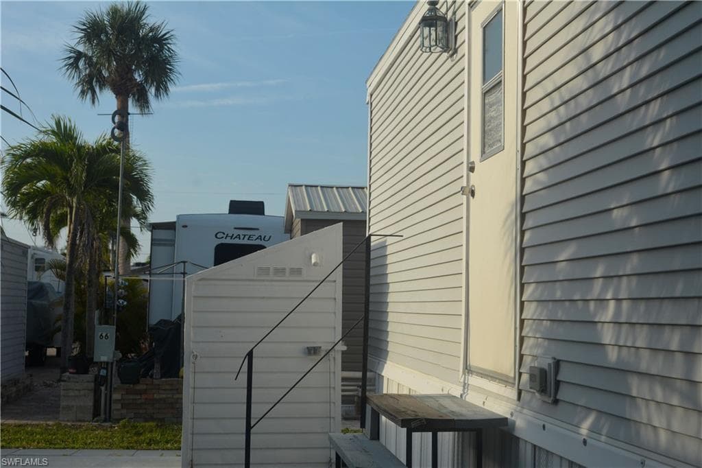 3809 Lemon Twist LOOP, BONITA SPRINGS FL 34134-2