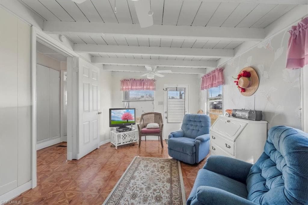 329 Lantern LN, NORTH FORT MYERS FL 33917-27