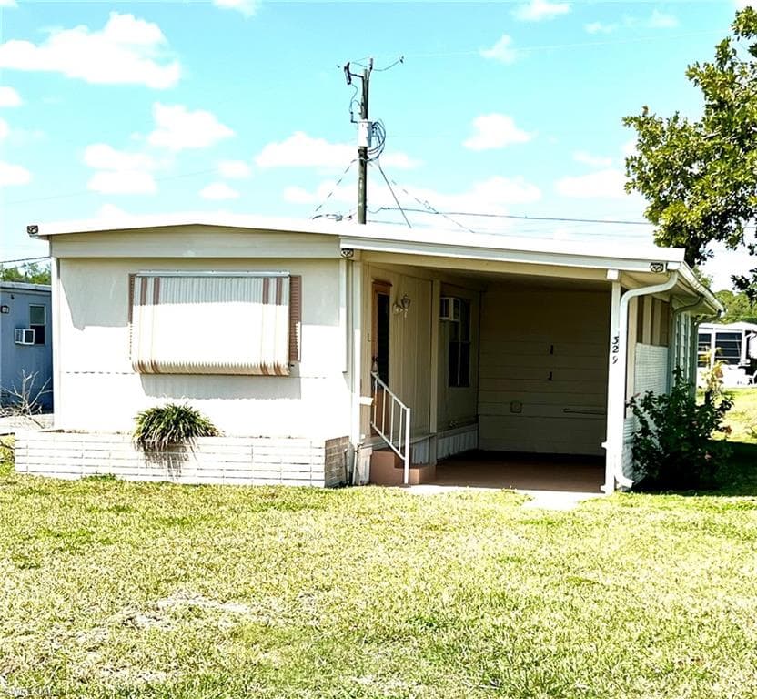 329 Lantern LN, NORTH FORT MYERS FL 33917-18