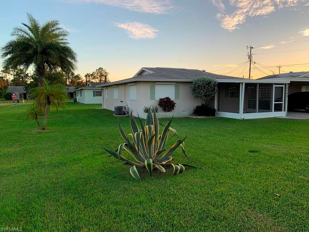 2340 Jacaranda CT, LEHIGH ACRES FL 33936-1