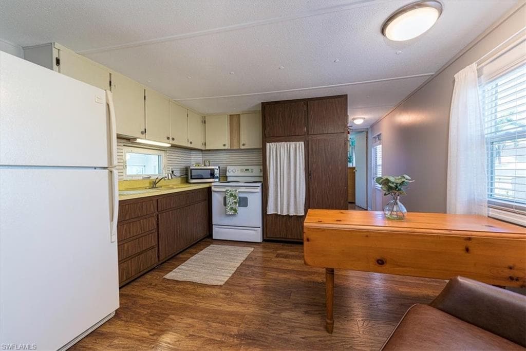 3852 Cardinal CIR, BONITA SPRINGS FL 34134-8