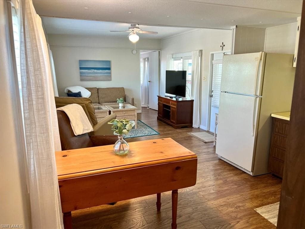 3852 Cardinal CIR, BONITA SPRINGS FL 34134-10