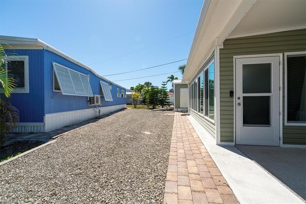 3852 Cardinal CIR, BONITA SPRINGS FL 34134-28