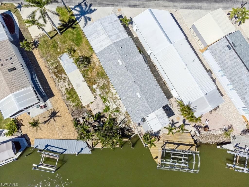 12 Nancy LN, FORT MYERS BEACH FL 33931-26