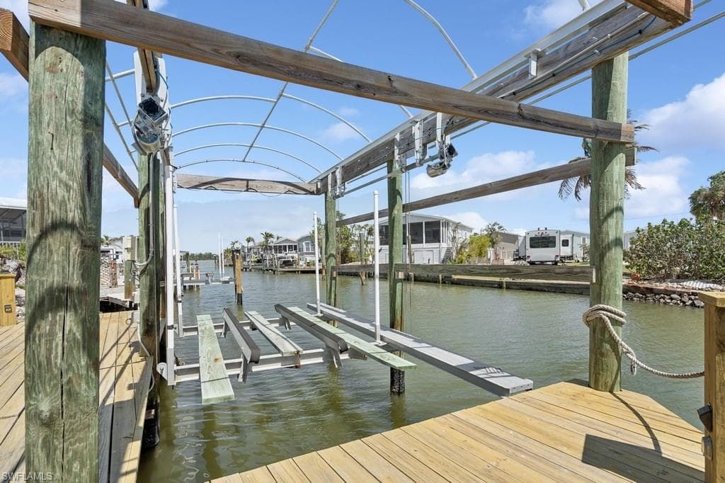 12 Nancy LN, FORT MYERS BEACH FL 33931-23