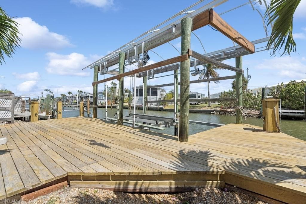 12 Nancy LN, FORT MYERS BEACH FL 33931-24