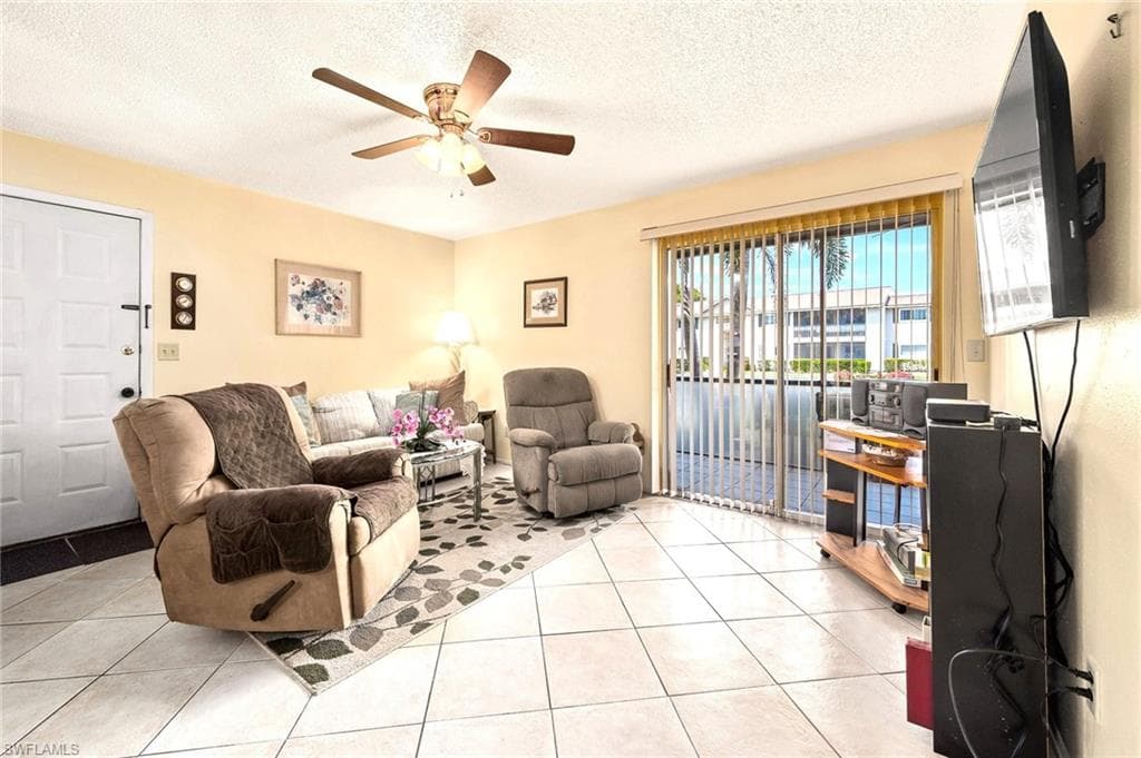 8101 S Woods CIR # 1, FORT MYERS FL 33919-2