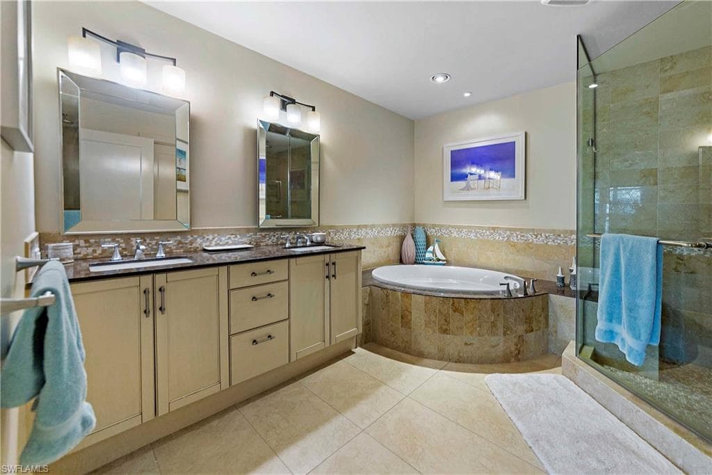 9115 Strada PL # 5501, NAPLES FL 34108-11