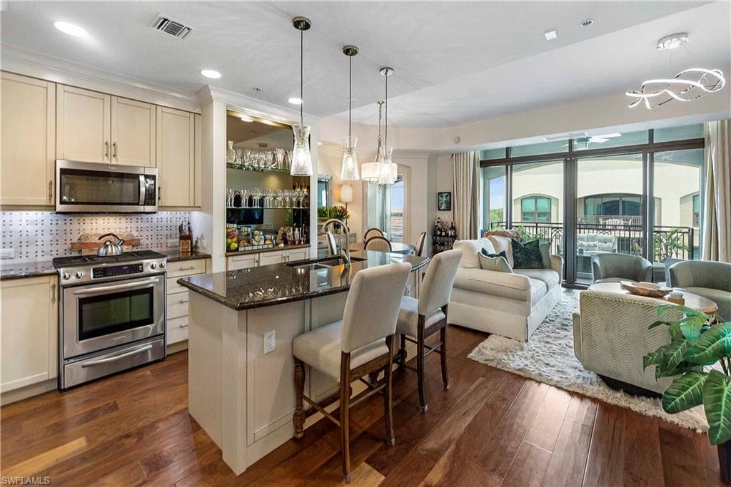 9115 Strada PL # 5501, NAPLES FL 34108-7