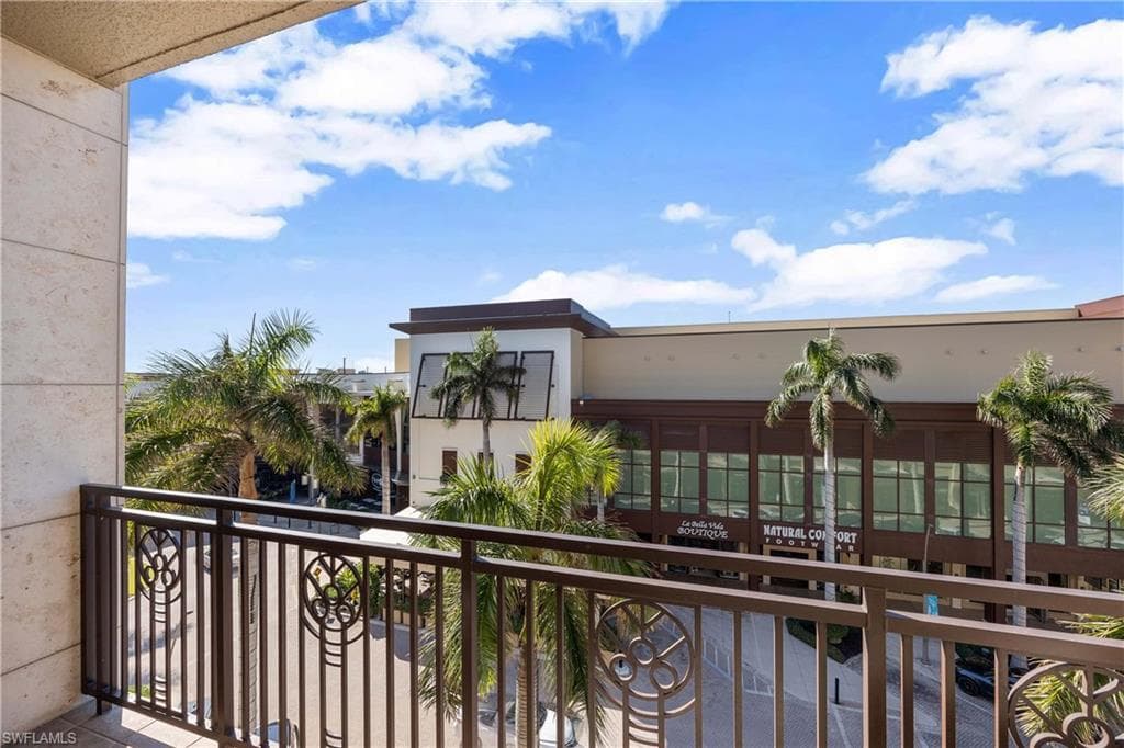 9123 Strada PL # 7408, NAPLES FL 34108-18