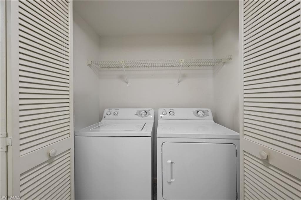 500 Misty Pines CIR # 206, NAPLES FL 34105-19