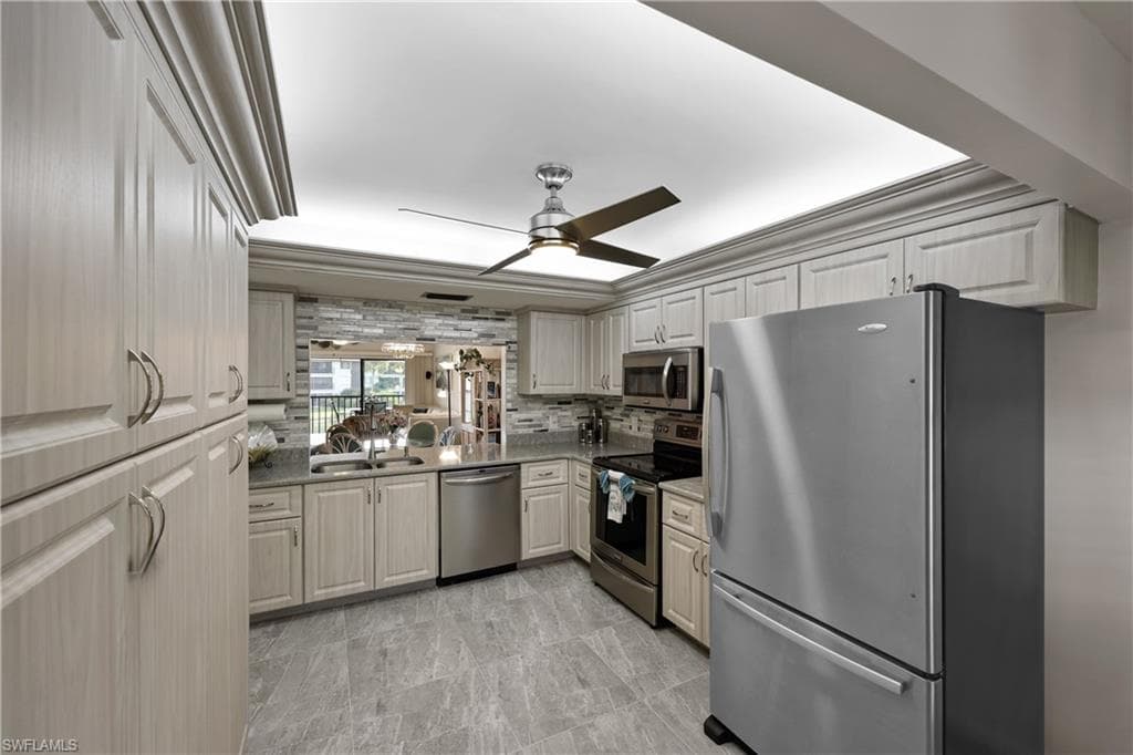 500 Misty Pines CIR # 206, NAPLES FL 34105-8