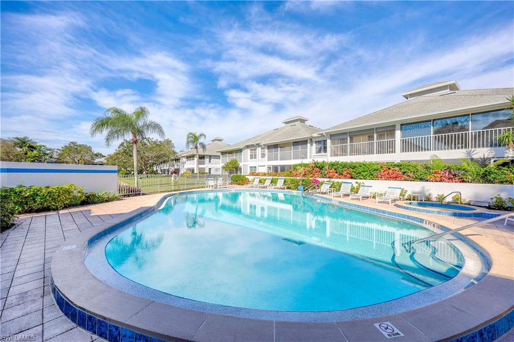 500 Misty Pines CIR # 206, NAPLES FL 34105-23