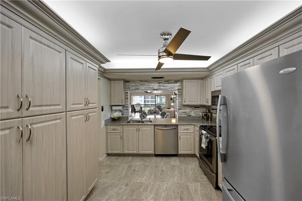 500 Misty Pines CIR # 206, NAPLES FL 34105-9