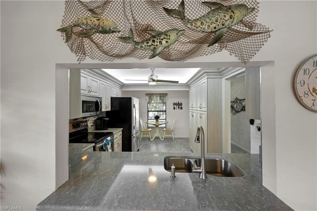 500 Misty Pines CIR # 206, NAPLES FL 34105-7