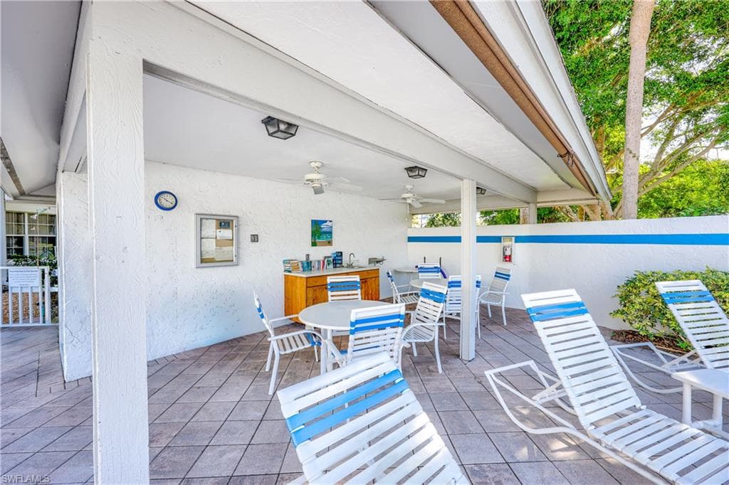 500 Misty Pines CIR # 206, NAPLES FL 34105-24