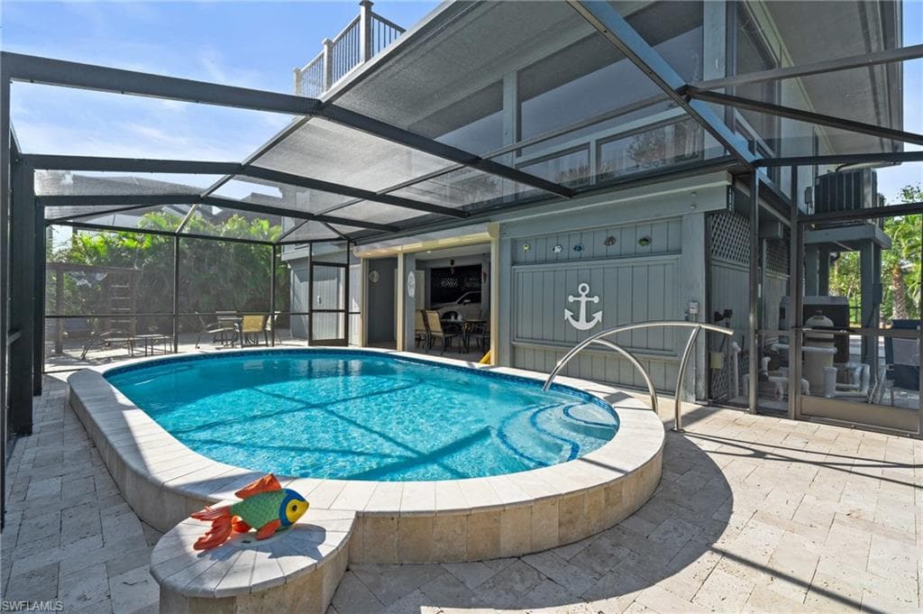 319 Nature View CT, FORT MYERS BEACH FL 33931-1