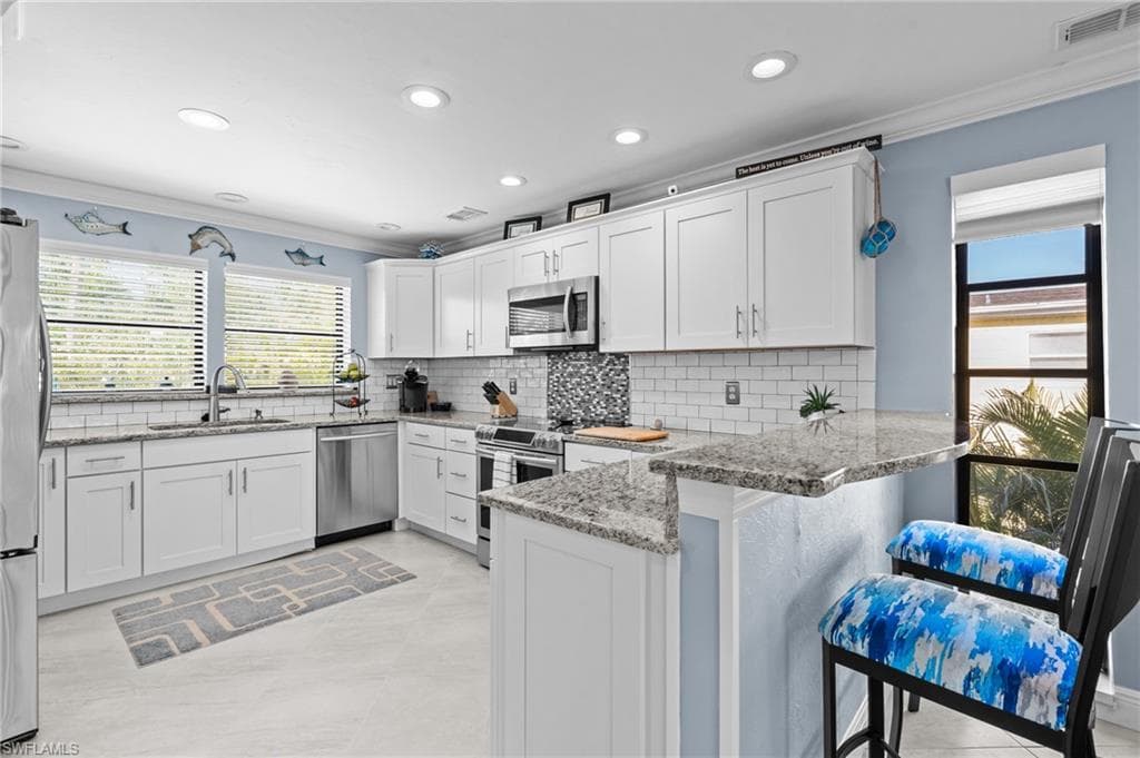 319 Nature View CT, FORT MYERS BEACH FL 33931-6