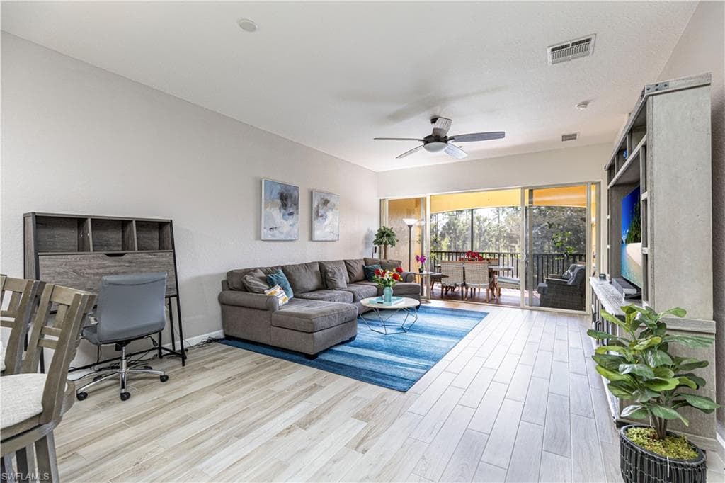 8641 Piazza Del Lago CIR # 203, ESTERO FL 33928-12