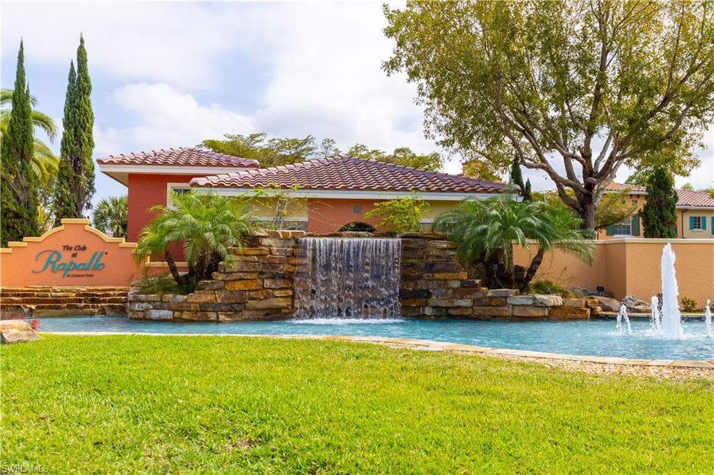 8641 Piazza Del Lago CIR # 203, ESTERO FL 33928-4