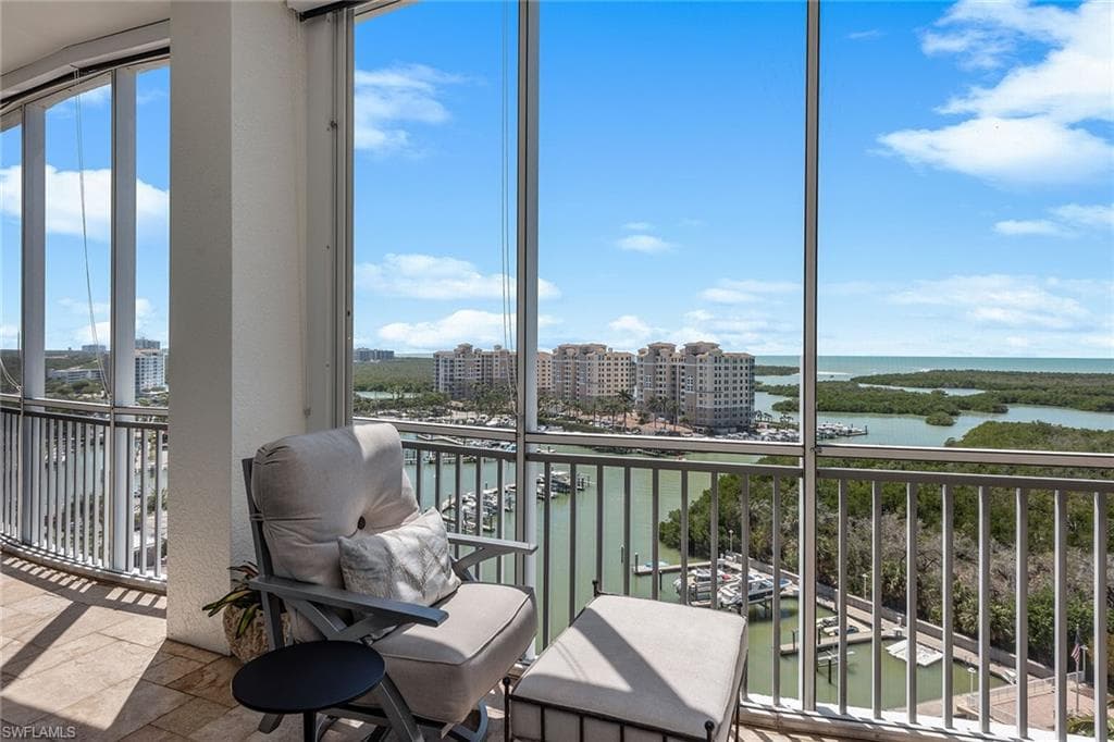 13675 Vanderbilt DR # 1107, NAPLES FL 34110-35