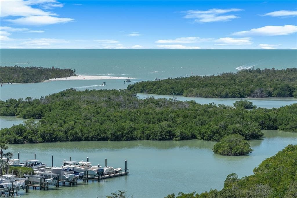 13675 Vanderbilt DR # 1107, NAPLES FL 34110-40