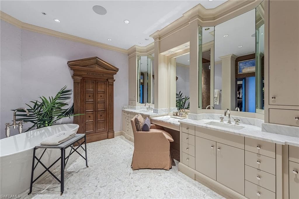 13675 Vanderbilt DR # 1107, NAPLES FL 34110-18