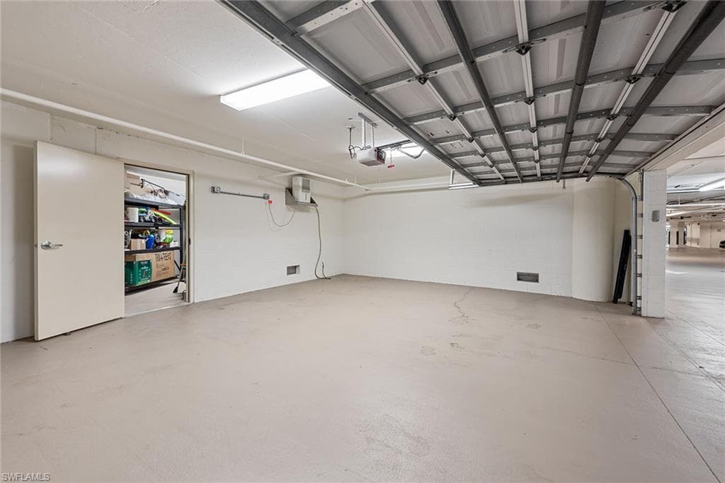 13675 Vanderbilt DR # 1107, NAPLES FL 34110-38