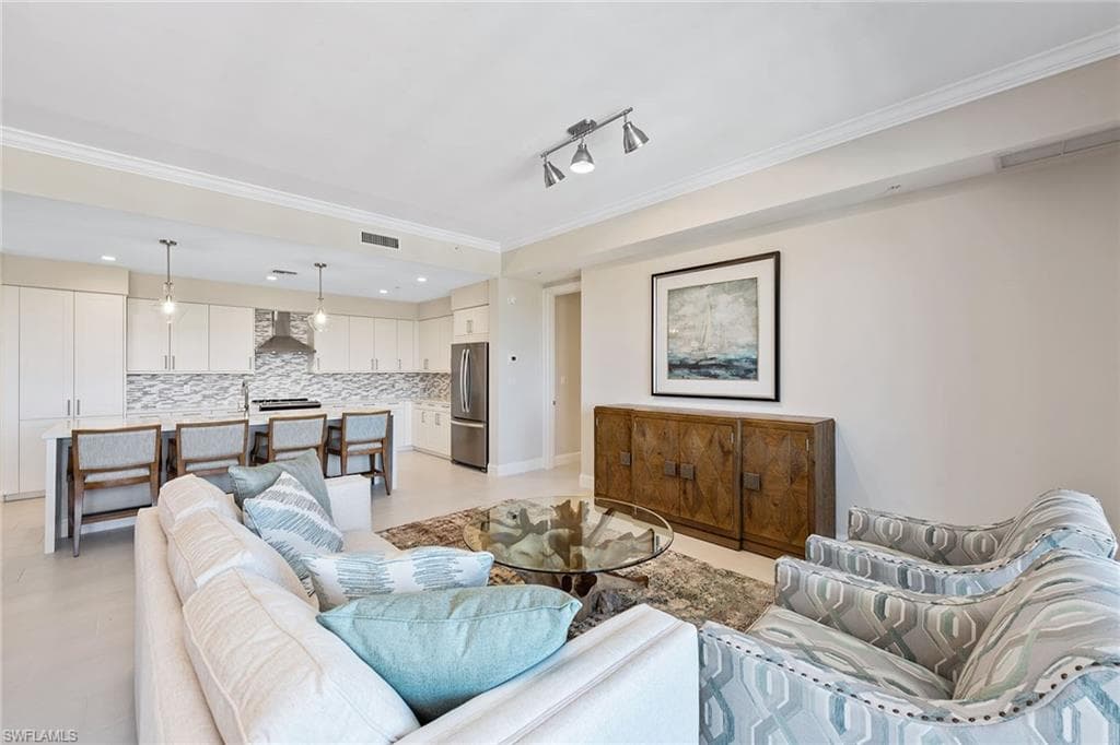 1111 Central AVE # 506, NAPLES FL 34102-4