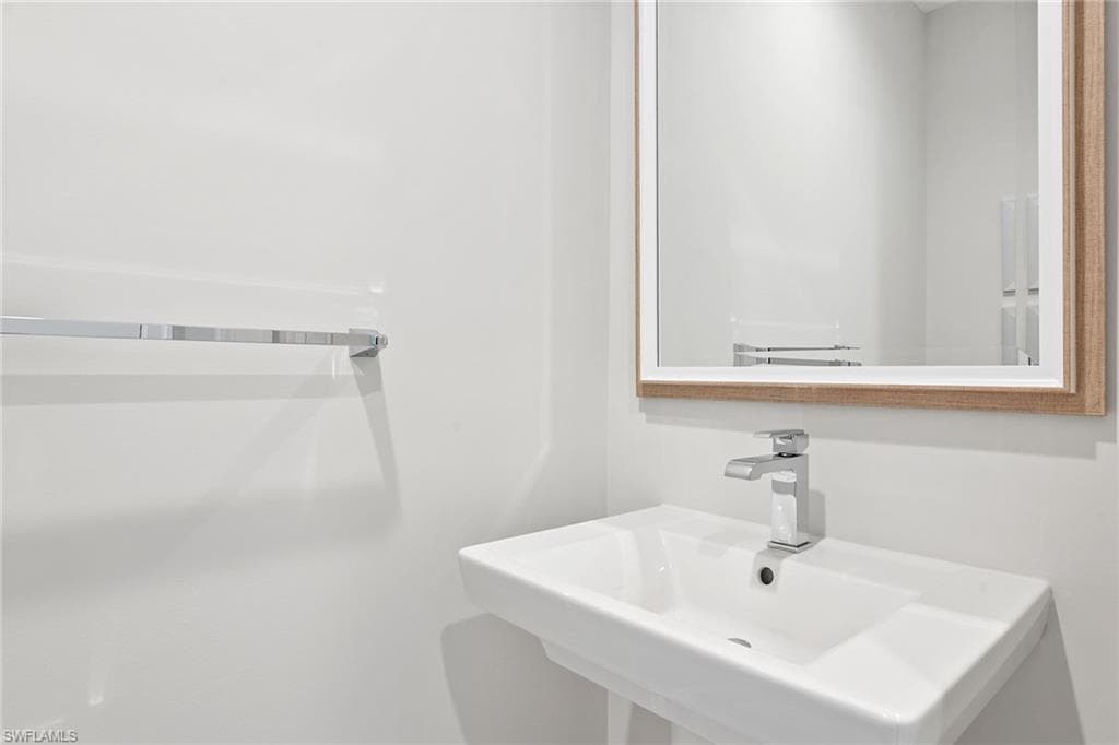 1111 Central AVE # 506, NAPLES FL 34102-14