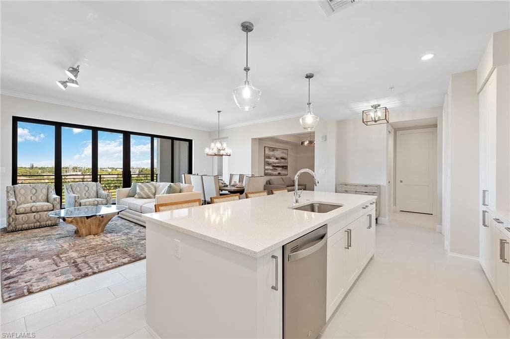 1111 Central AVE # 506, NAPLES FL 34102-7