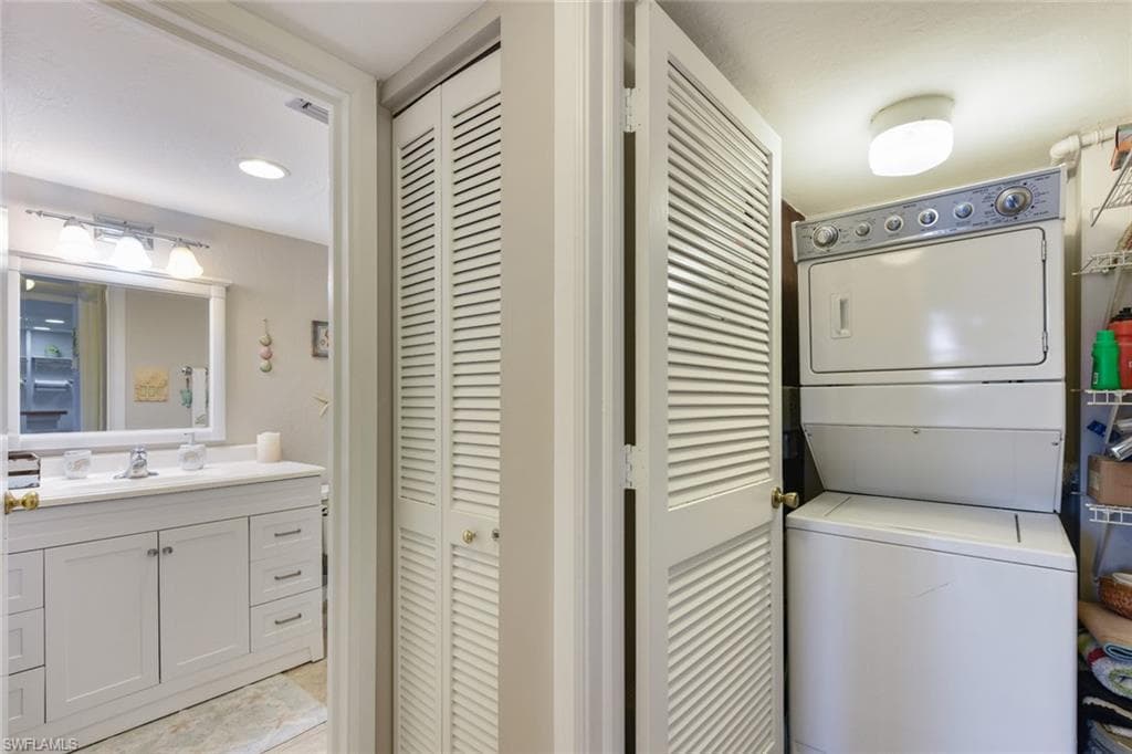 3170 Matecumbe Key RD # 112, PUNTA GORDA FL 33955-12