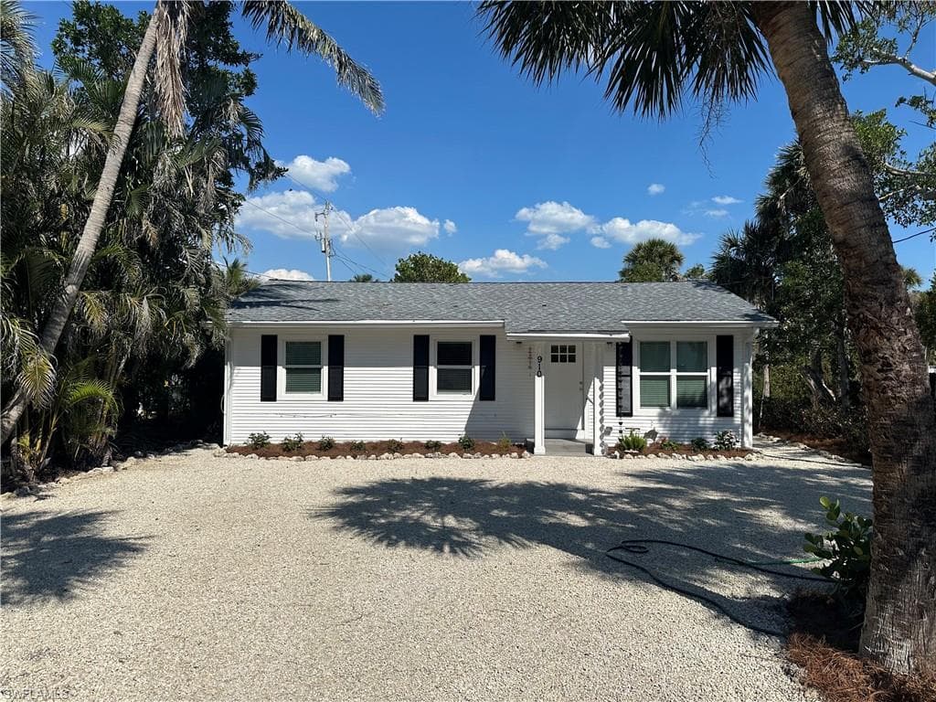 910 Fitzhugh ST, SANIBEL FL 33957-1