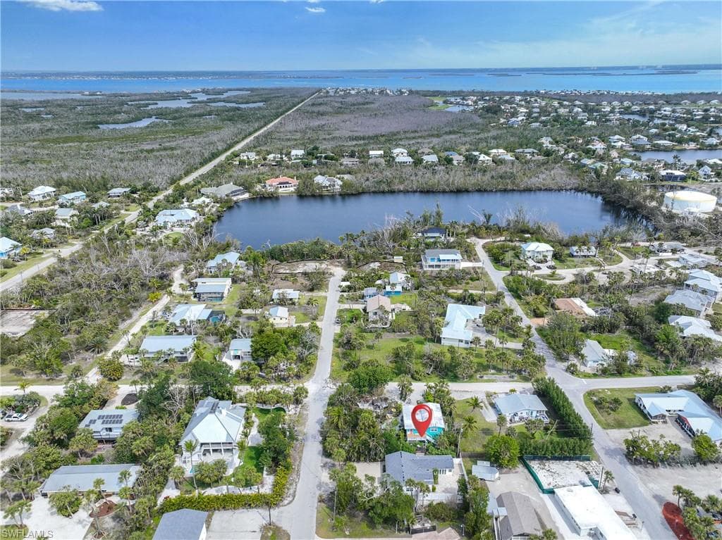 910 Fitzhugh ST, SANIBEL FL 33957-33