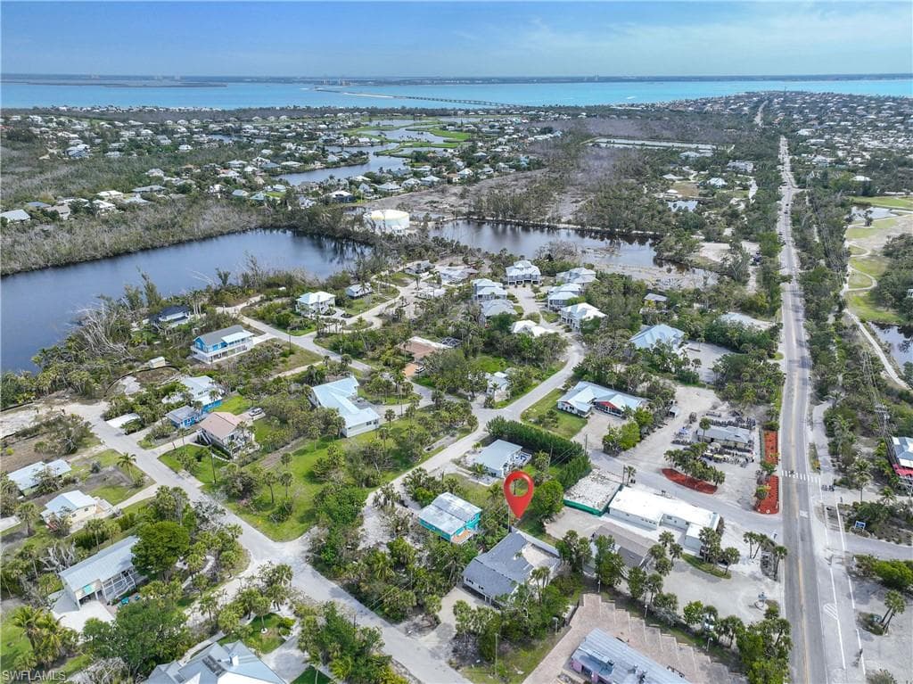 910 Fitzhugh ST, SANIBEL FL 33957-32